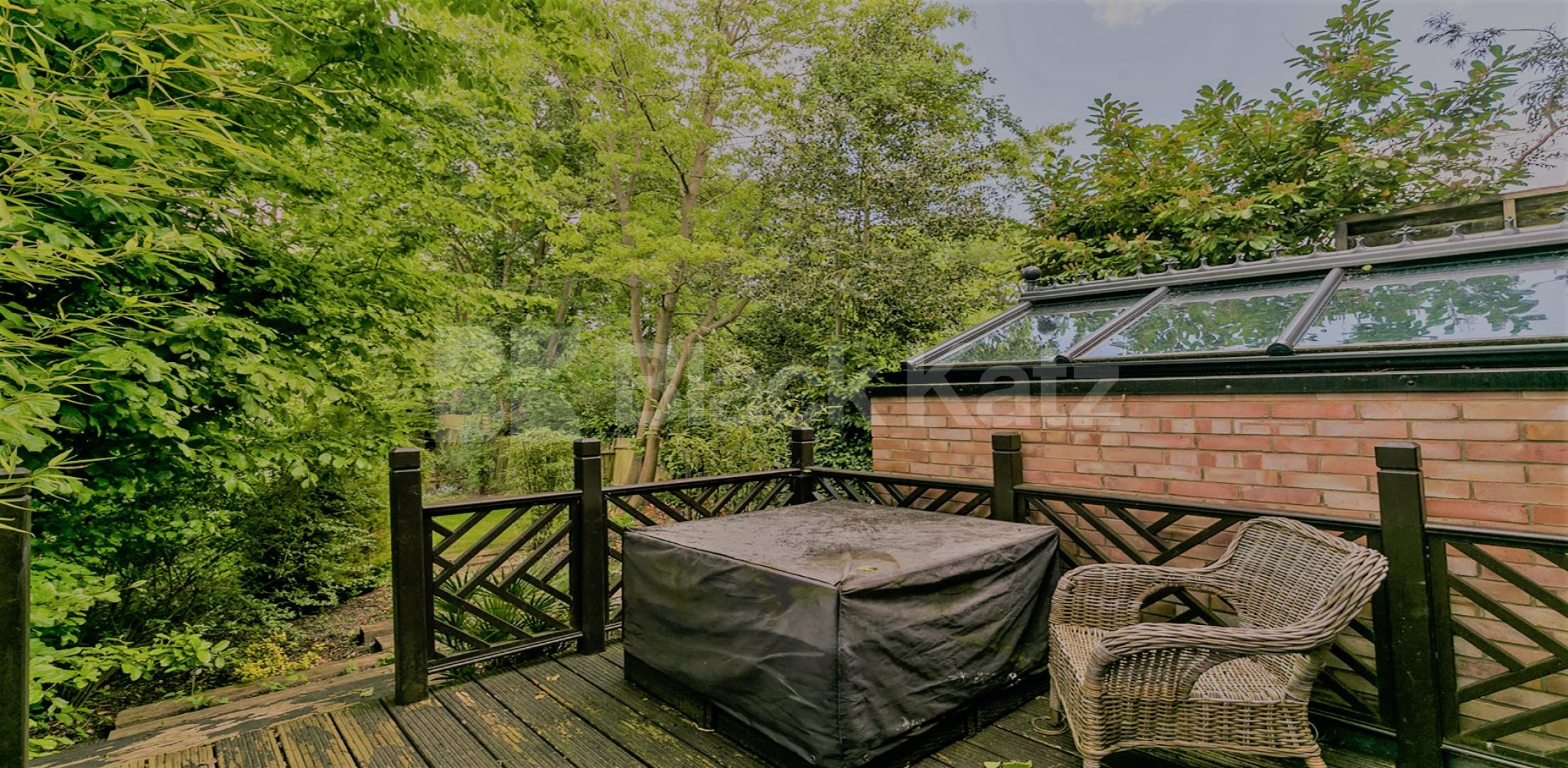 			New Instruction! Private patio and garden flat!, 1 Bedroom, 1 bath, 1 reception Flat			 Talbot Road, Highgate